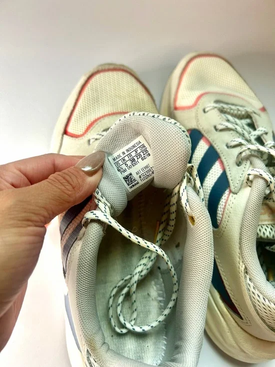 adidas Women's Valasion Sneakers - Picture 11 of 11